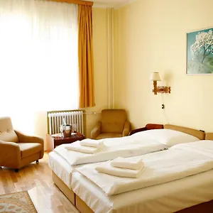 2* Hotel Bara Junior